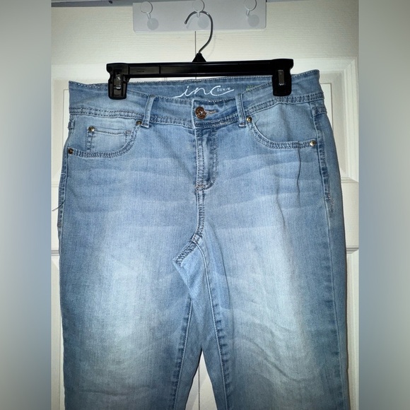INC International Concepts Women's stretchy Light Blue Jeans. Size 6. VGUC. - Picture 2 of 11